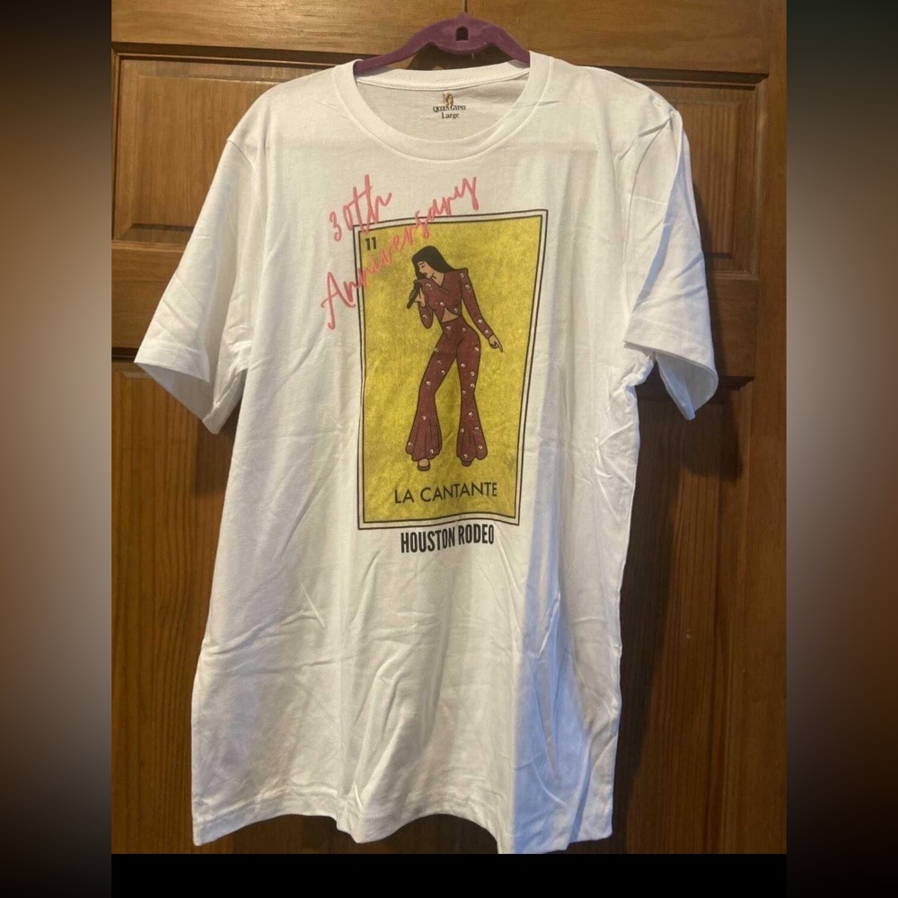 NWOT! Queen Gypsy. White bling Graphic Selena T-Shirt Sz Large